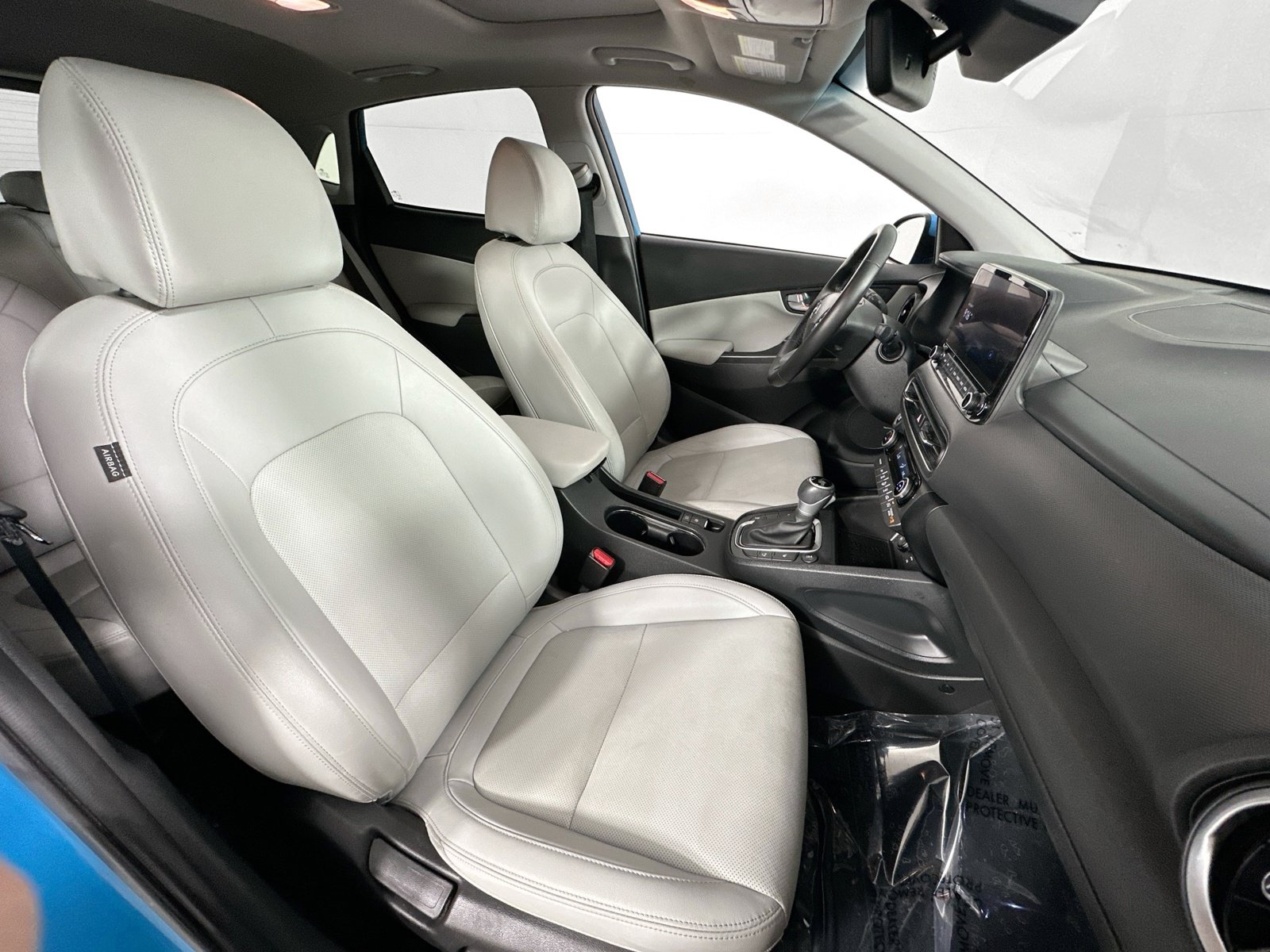 Used 2023 Hyundai Kona Limited AWD/4WD image 29