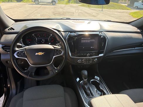 Used 2023 Chevrolet Traverse LT FWD image 23