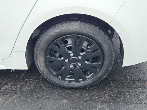 Used 2024 Toyota Corolla LE image 22