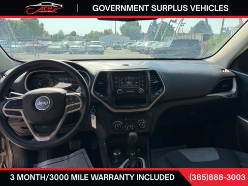 Used 2017 Jeep Cherokee Sport w/ Trailer Tow Group AWD/4WD image 12