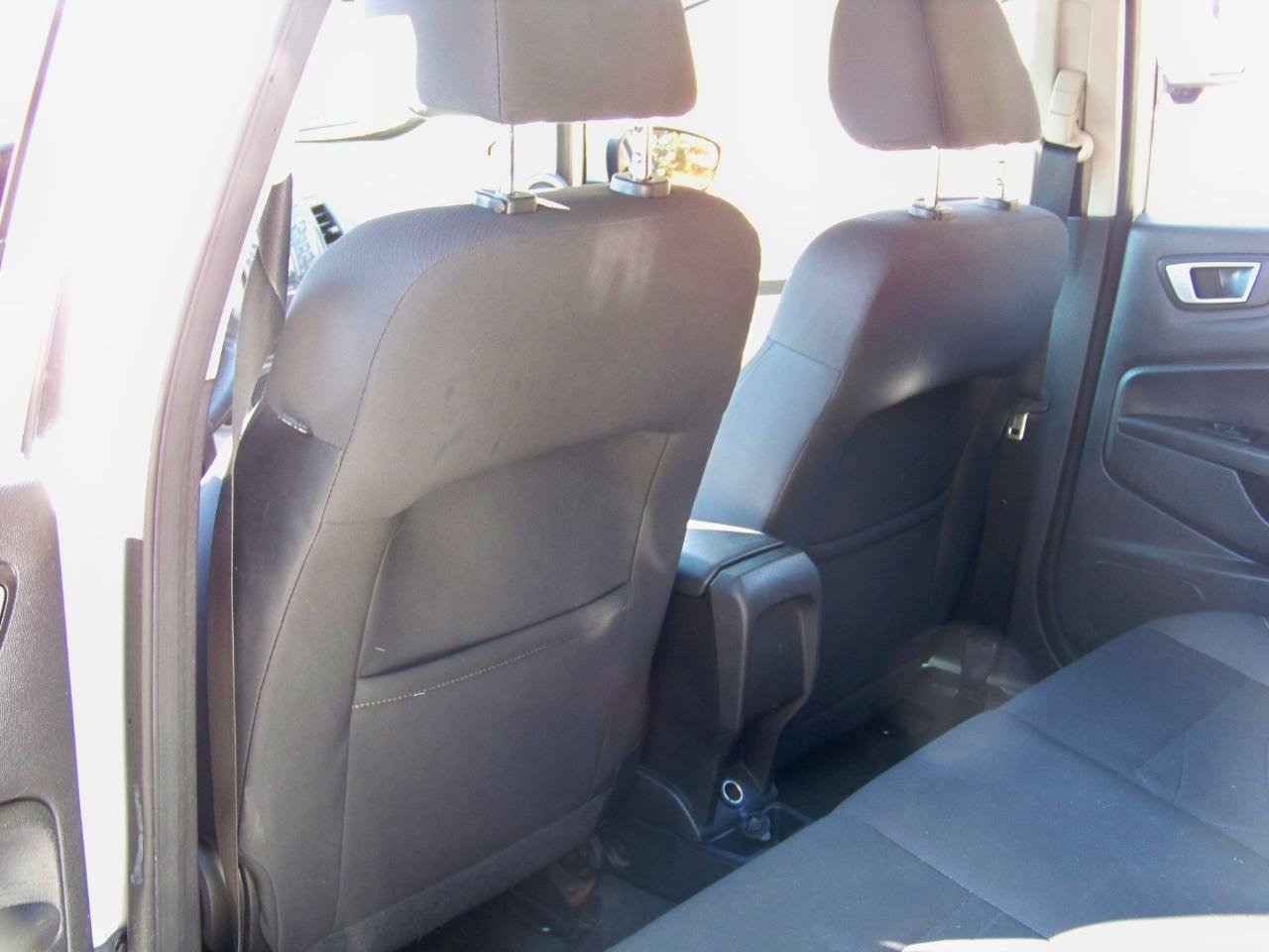 Used 2015 Ford Fiesta SE FWD image 37