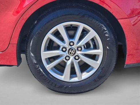 Used 2025 Toyota Camry LE image 4