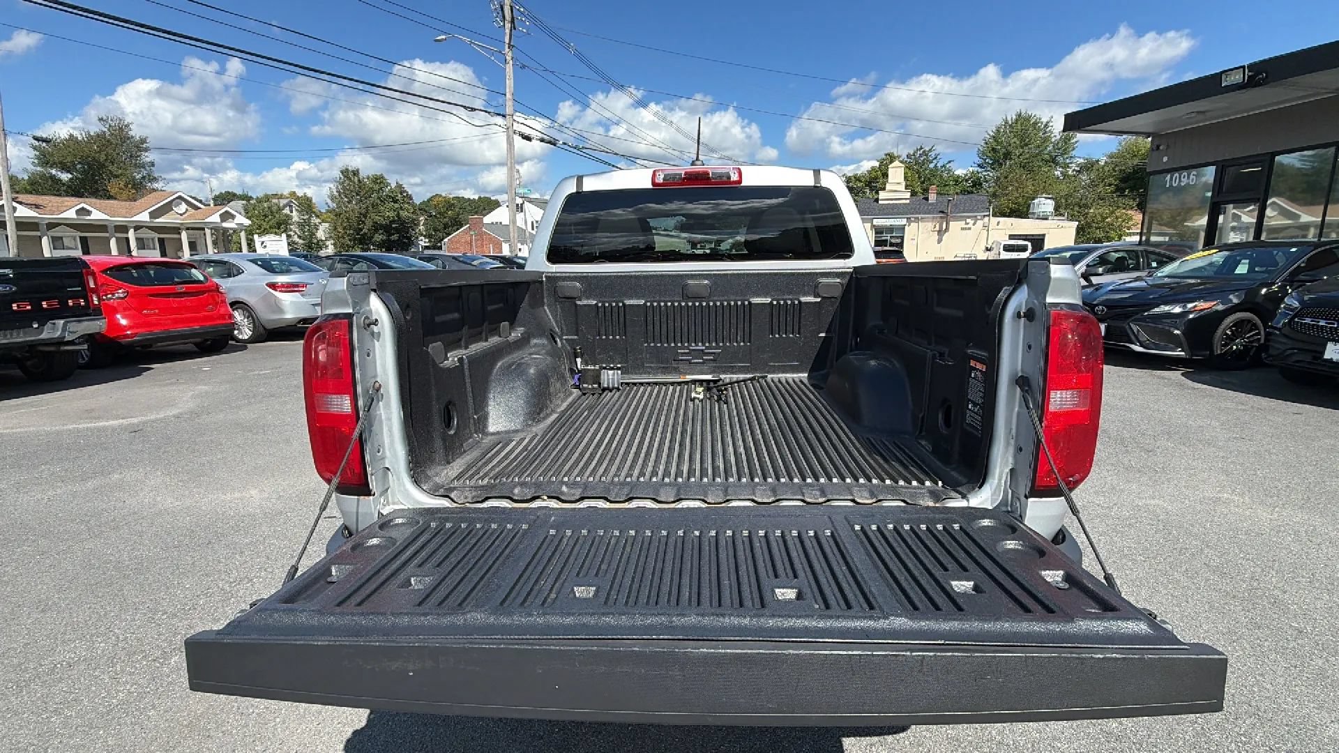 Used 2019 Chevrolet Colorado W/T w/ Custom Special Edition AWD/4WD image 20
