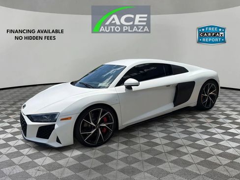 Used 2021 Audi R8 V10 w/ Premium Package RWD image 2