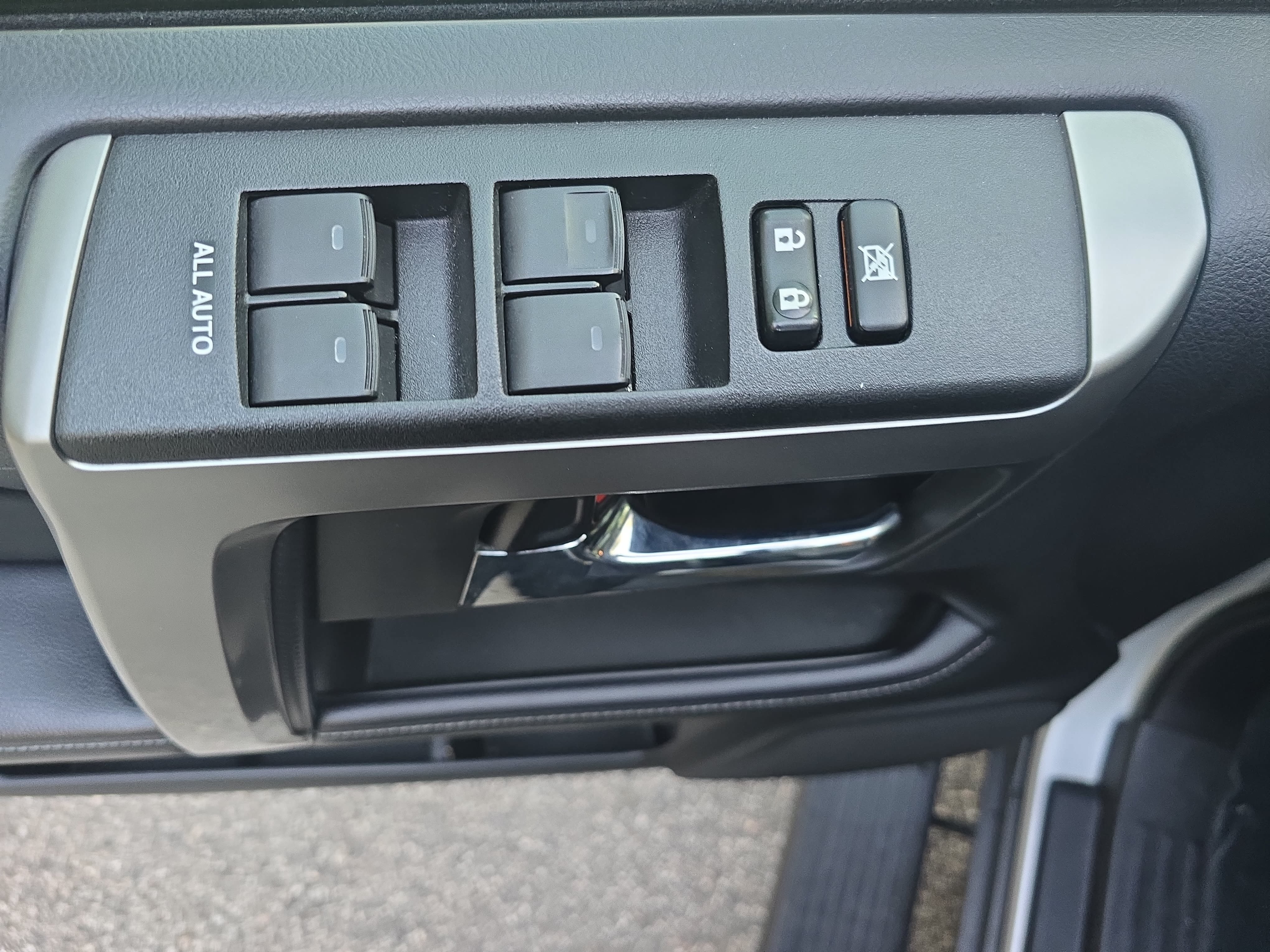 Used 2021 Toyota 4Runner SR5 AWD/4WD image 27