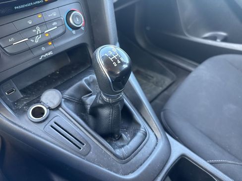 Used 2017 Ford Focus S image 28