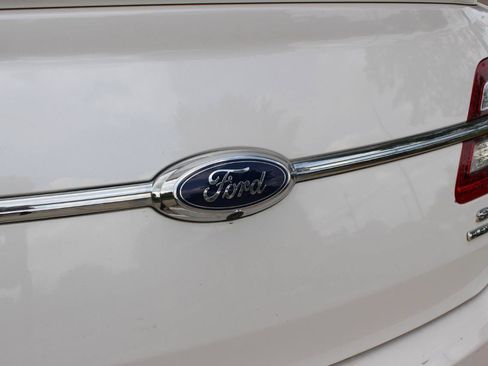 Used 2014 Ford Taurus SEL w/ Equipment Group 201A FWD image 41