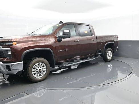 Used 2024 Chevrolet Silverado 2500 LT image 1