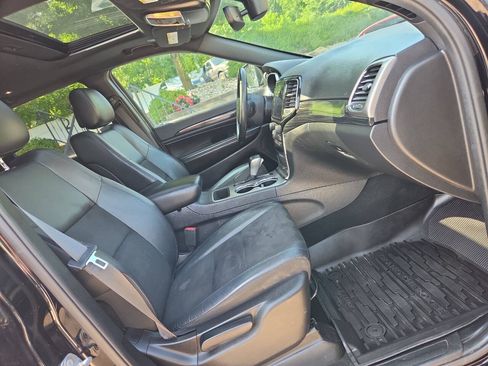 Used 2019 Jeep Grand Cherokee Altitude AWD/4WD image 26