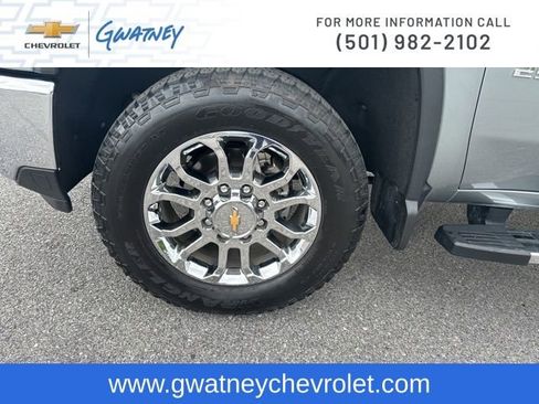 Used 2024 Chevrolet Silverado 2500 LTZ w/ LTZ Convenience Package AWD/4WD image 9