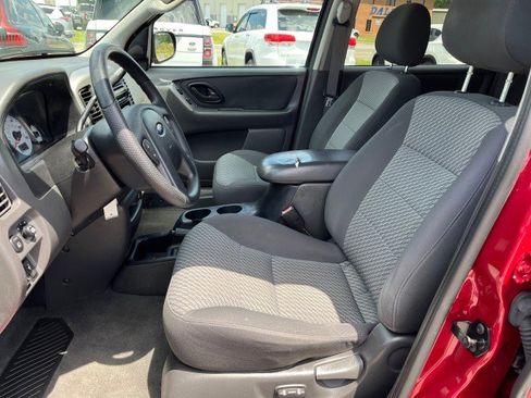 Used 2004 Ford Escape XLT AWD/4WD image 12