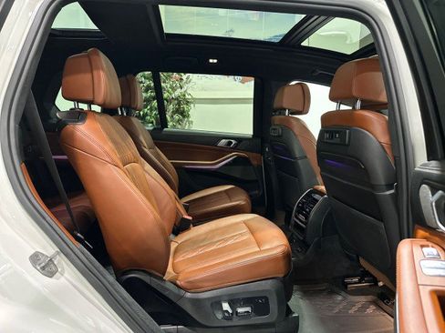 Used 2020 BMW X7 M50i w/ Dynamic Handling Package AWD/4WD image 47