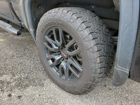 Used 2020 GMC Sierra 1500 Elevation w/ Elevation Value Package image 26