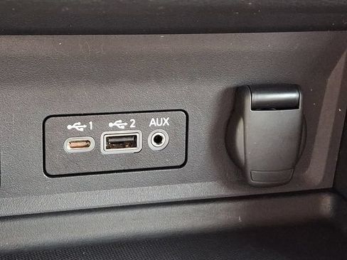 Used 2025 Nissan Sentra SV FWD image 25