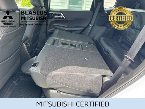 Used 2023 Mitsubishi Outlander 4WD Plug-In Hybrid image 32