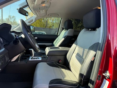 Used 2017 Toyota Tundra SR5 w/ SR5 Upgrade Package image 13