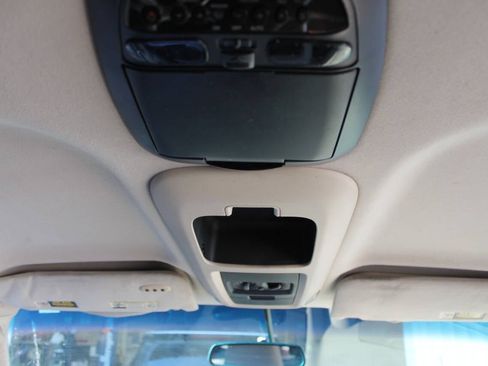 Used 2003 Ford Expedition XLT image 39