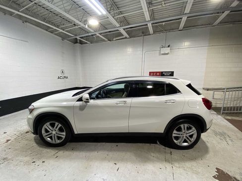 Used 2017 Mercedes-Benz GLA 250 4MATIC image 3