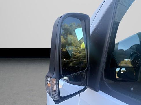Used 2023 Mercedes-Benz Sprinter 2500 w/ Acoustic Package image 30