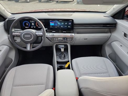 Used 2025 Hyundai Kona SEL image 12