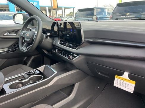 New 2026 Chevrolet Equinox LT w/ LPO, Floor Liner Package image 32