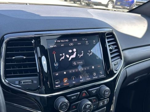 Used 2020 Jeep Grand Cherokee Limited AWD/4WD image 21