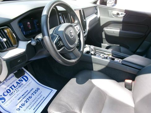 Used 2025 Volvo XC60 B5 Plus AWD/4WD image 12