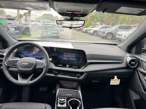 New 2026 Chevrolet Equinox LT w/ Convenience Package II FWD image 23