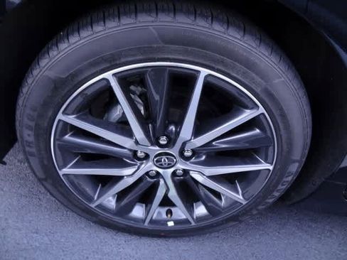 Used 2024 Toyota Camry XLE w/ Cold Weather Package image 11