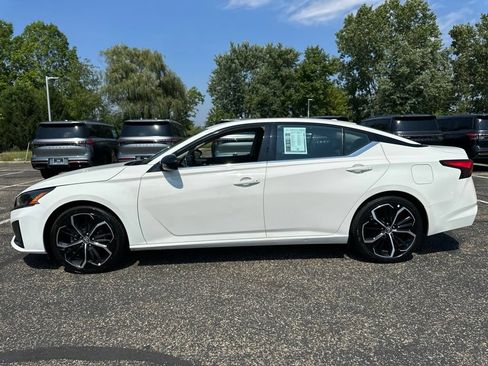 Used 2024 Nissan Altima 2.5 SR FWD image 6