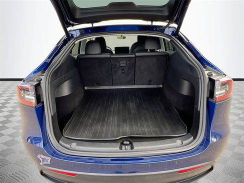 Used 2020 Tesla Model Y Long Range image 24