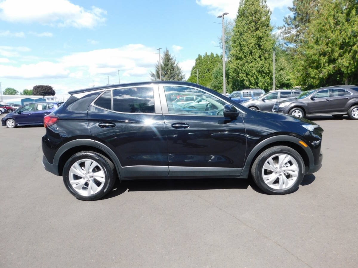 Used 2025 Buick Encore GX Preferred FWD image 19
