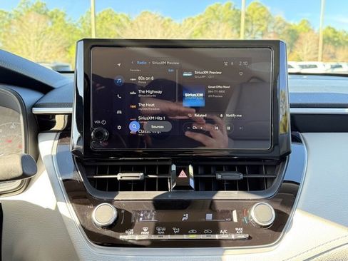 Used 2025 Toyota Corolla Cross L image 20