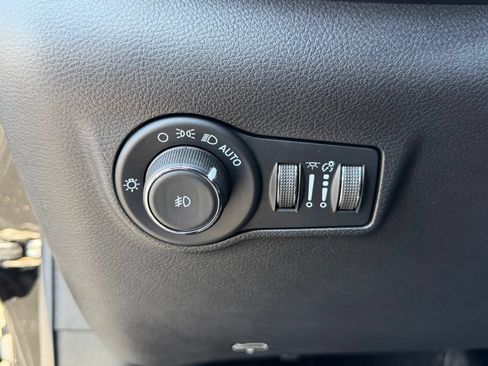 Used 2022 Jeep Compass Limited AWD/4WD image 23