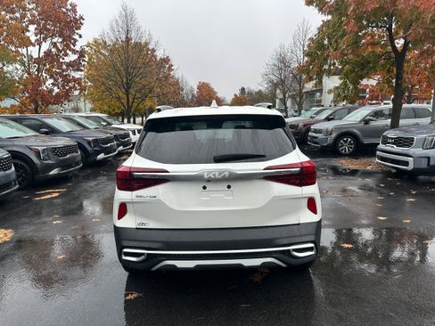 Used 2023 Kia Seltos EX image 6
