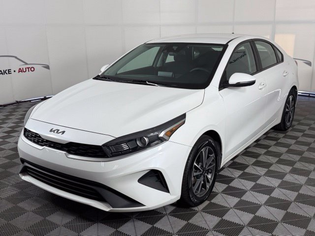 Used 2022 Kia Forte LXS w/ LXS Technology Package FWD image 3