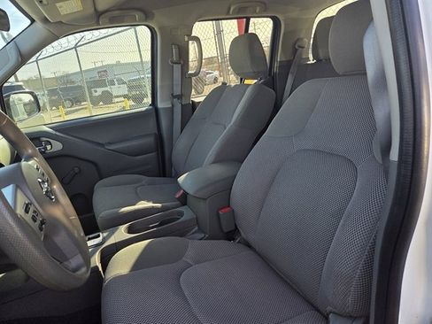 Used 2019 Nissan Frontier S image 8