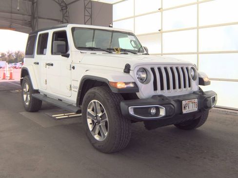 Used 2022 Jeep Wrangler Unlimited Sahara w/ Cold Weather Group AWD/4WD image 3