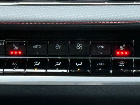 Used 2025 Chevrolet Equinox RS image 24