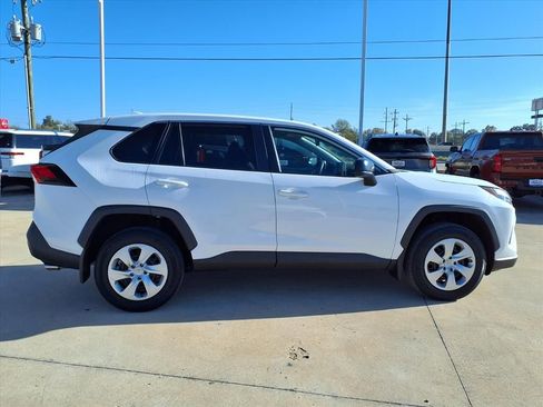 Certified 2023 Toyota RAV4 LE image 5