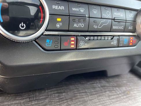 Used 2019 Ford Expedition Limited w/ Equipment Group 301A image 32