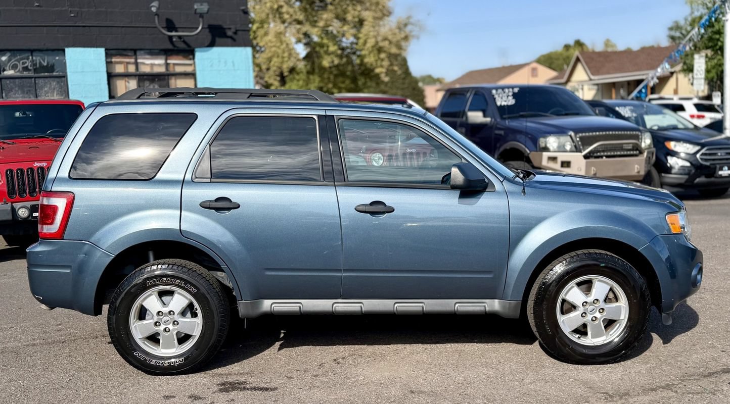 Used 2011 Ford Escape XLT w/ 202A Rapid Spec Order Code AWD/4WD image 2