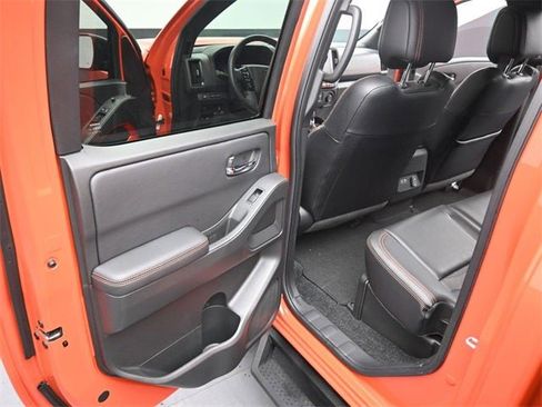 Used 2025 Nissan Frontier PRO-4X w/ Pro Premium Package image 19