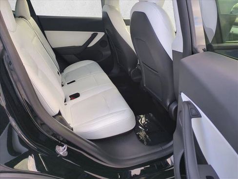 Used 2022 Tesla Model Y Performance image 22