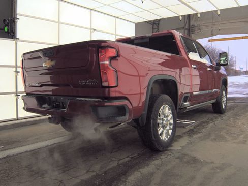 Used 2024 Chevrolet Silverado 2500 High Country w/ Technology Package image 5
