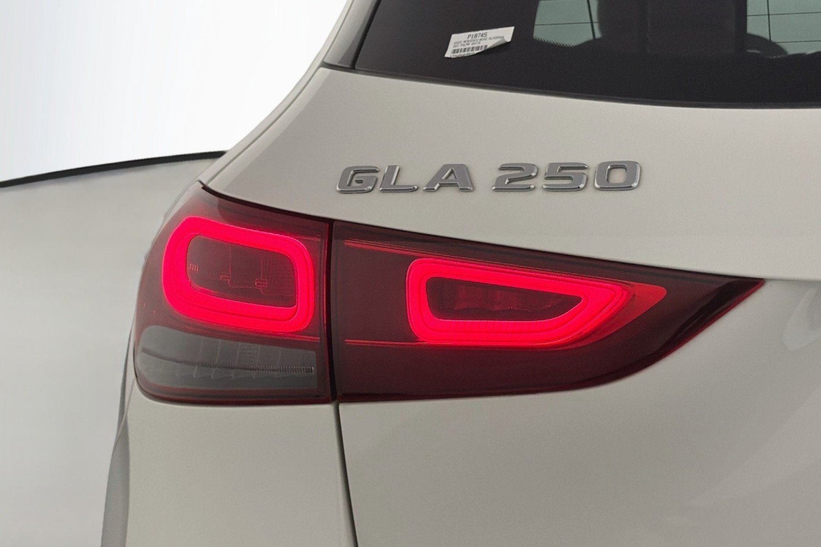 Used 2023 Mercedes-Benz GLA 250 4MATIC w/ Premium Package image 17