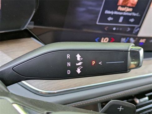 New 2025 Chevrolet Suburban High Country image 20