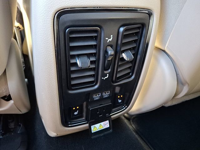 Used 2020 Jeep Grand Cherokee Limited w/ Luxury Group II AWD/4WD image 11