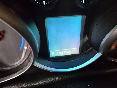 Used 2015 Chevrolet Cruze LS image 21