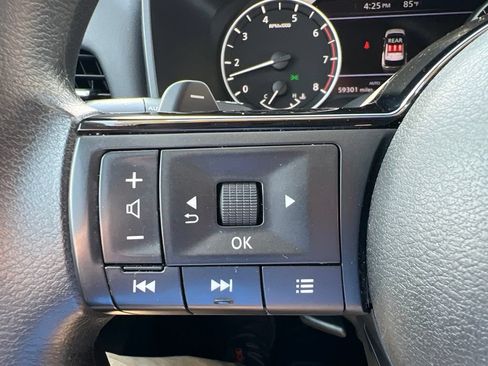 Used 2023 Nissan Rogue SV AWD/4WD image 11